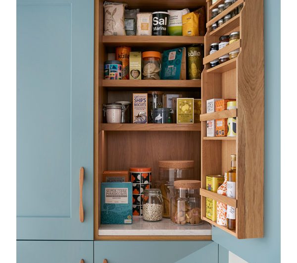 How to install a larder in your kitchen