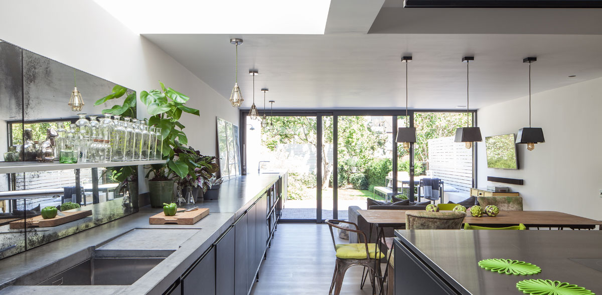 Black kitchen scheme