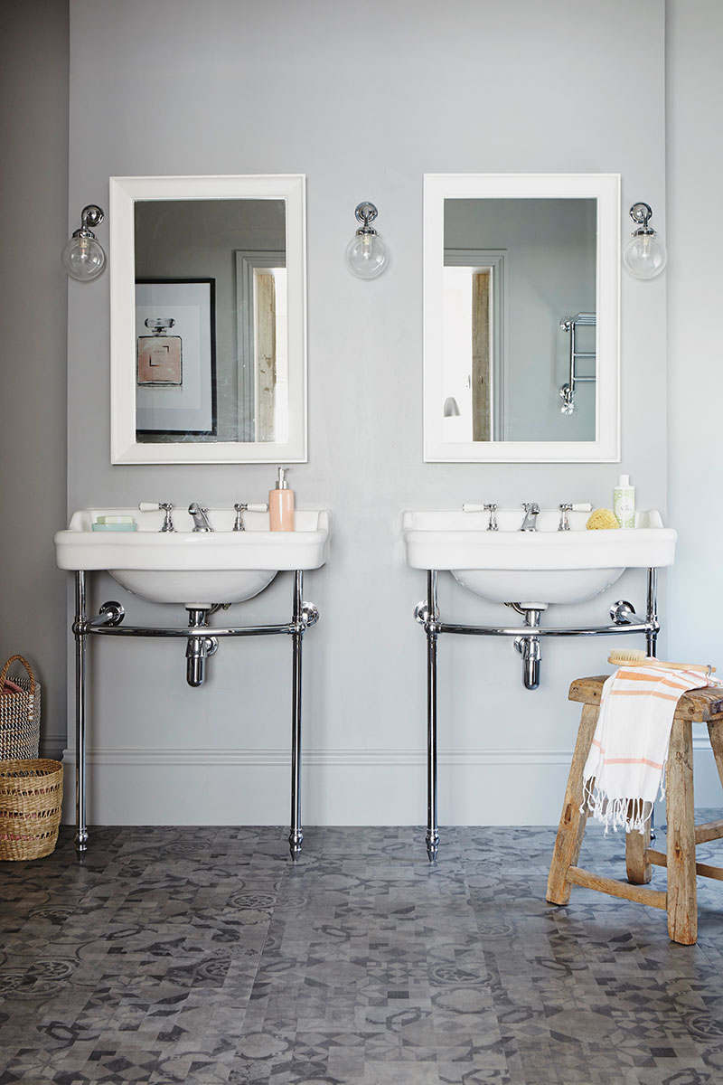 How to renovate a bedroom grey patterned bathroom