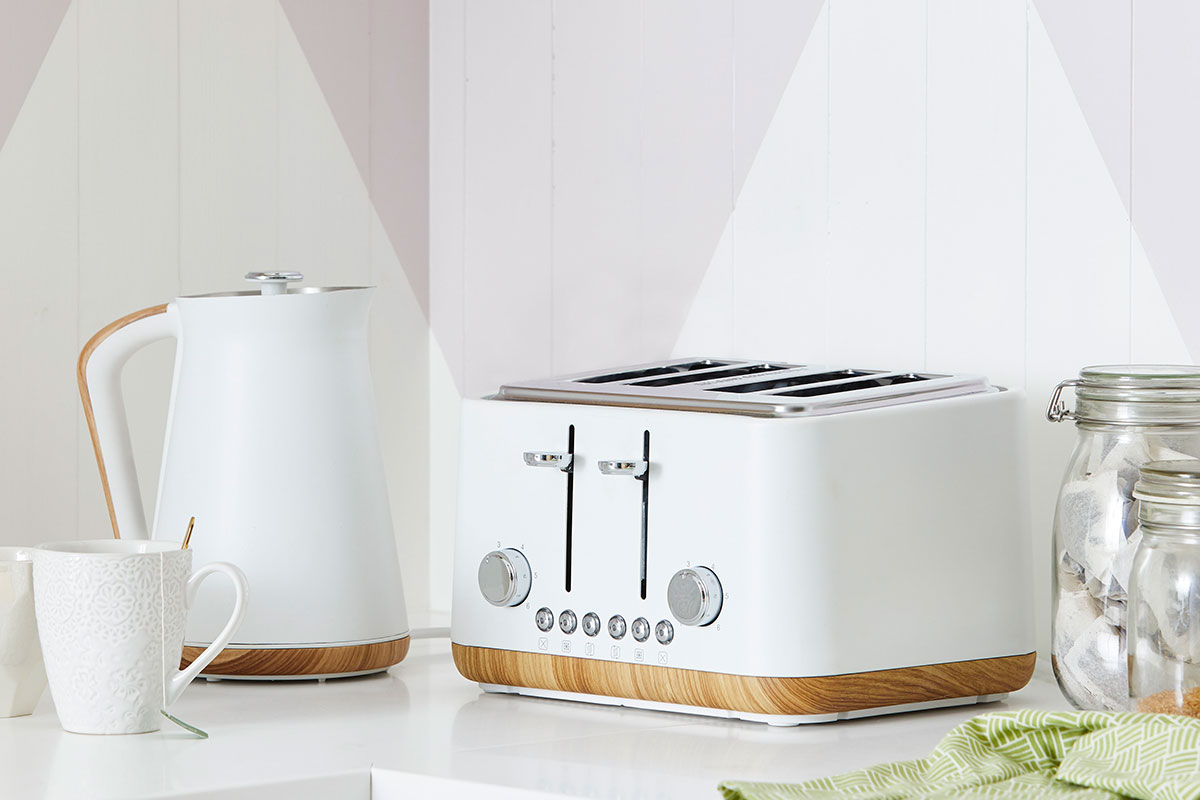 Dunelm kettle and toaster set