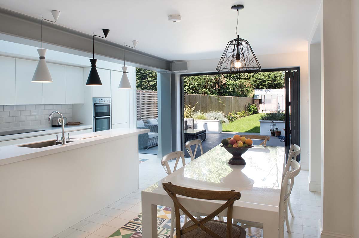Side-return kitchen extension with steel beams