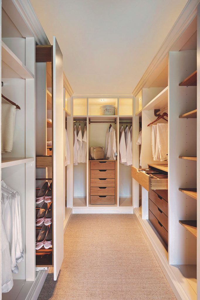 John-Lewis-of-Hungerford-Bespoke-Walk-in-Wardrobe