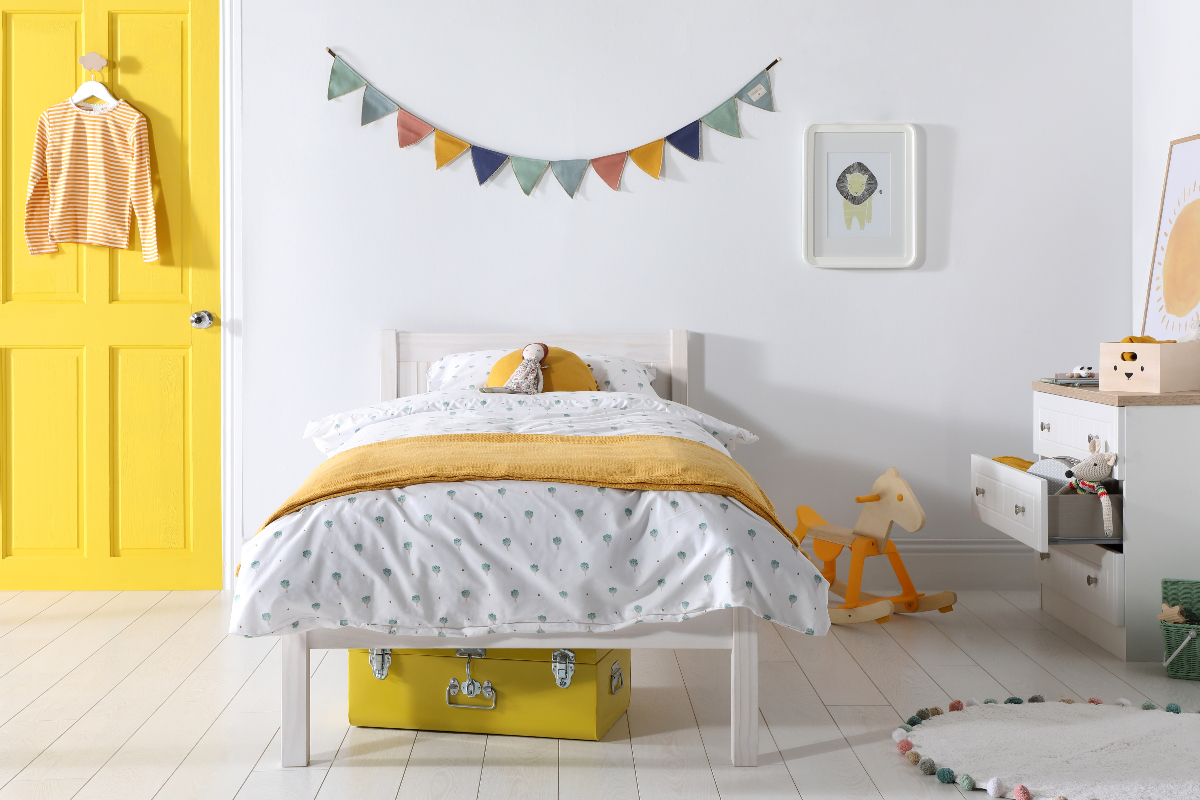 Kids' bedroom