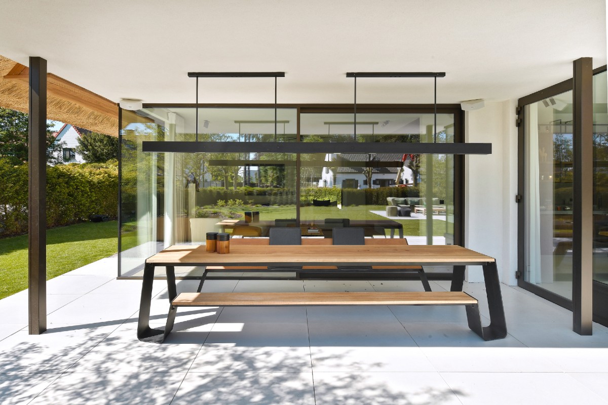 Electric outdoor heating
