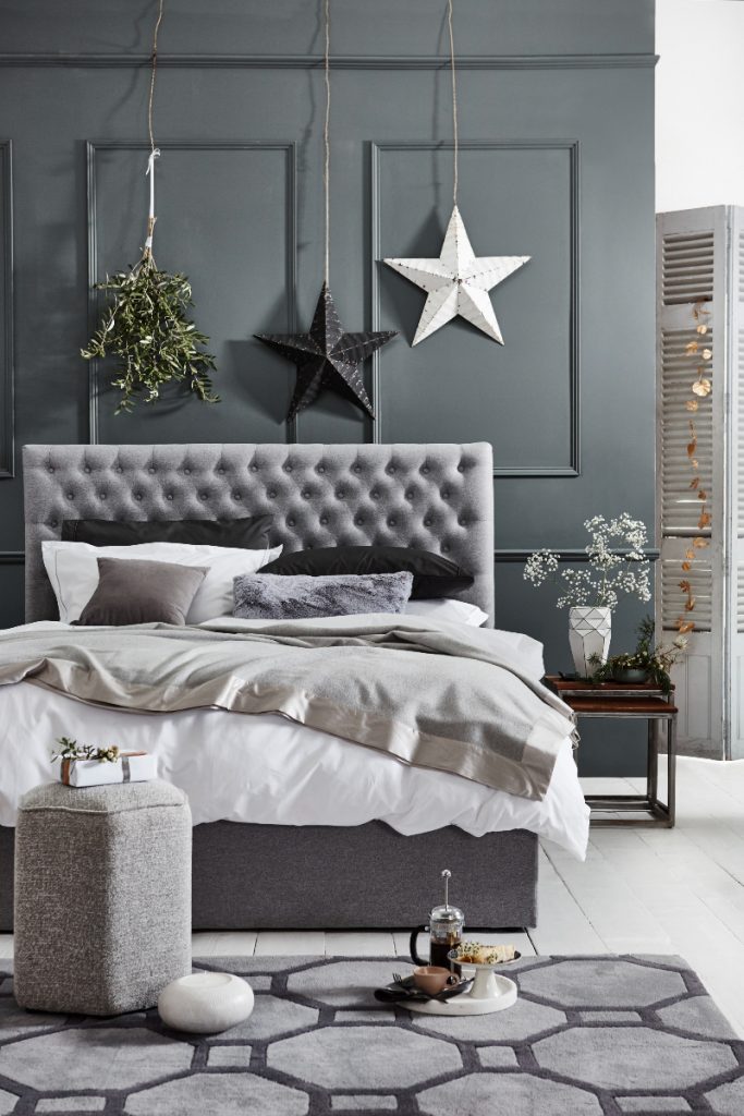 Modern bedroom design with star decorations