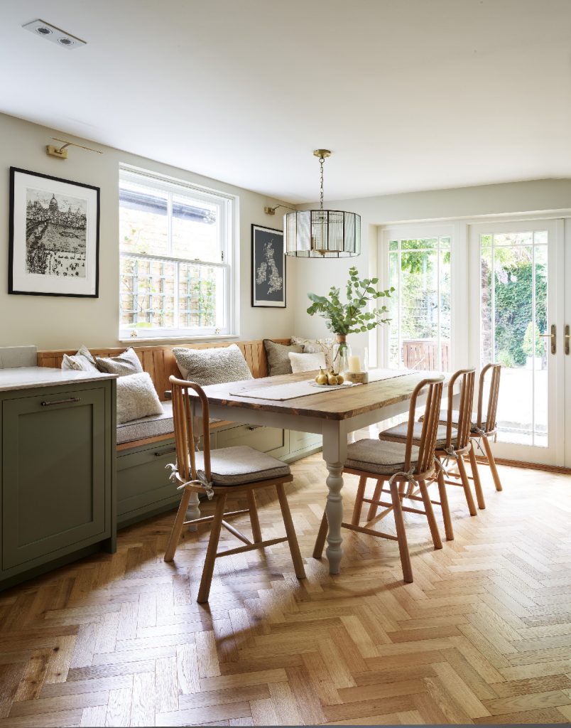 round grey rattan table and chairs