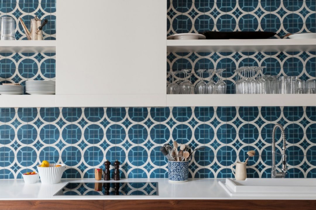 Blue and white patterned tiles for sunny kitchens and bathrooms