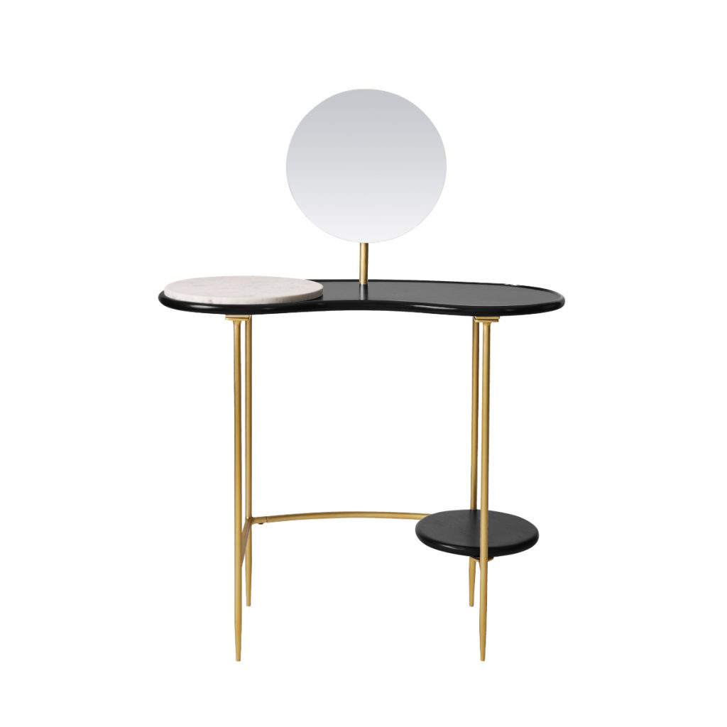 White marble and brass table in Chicory