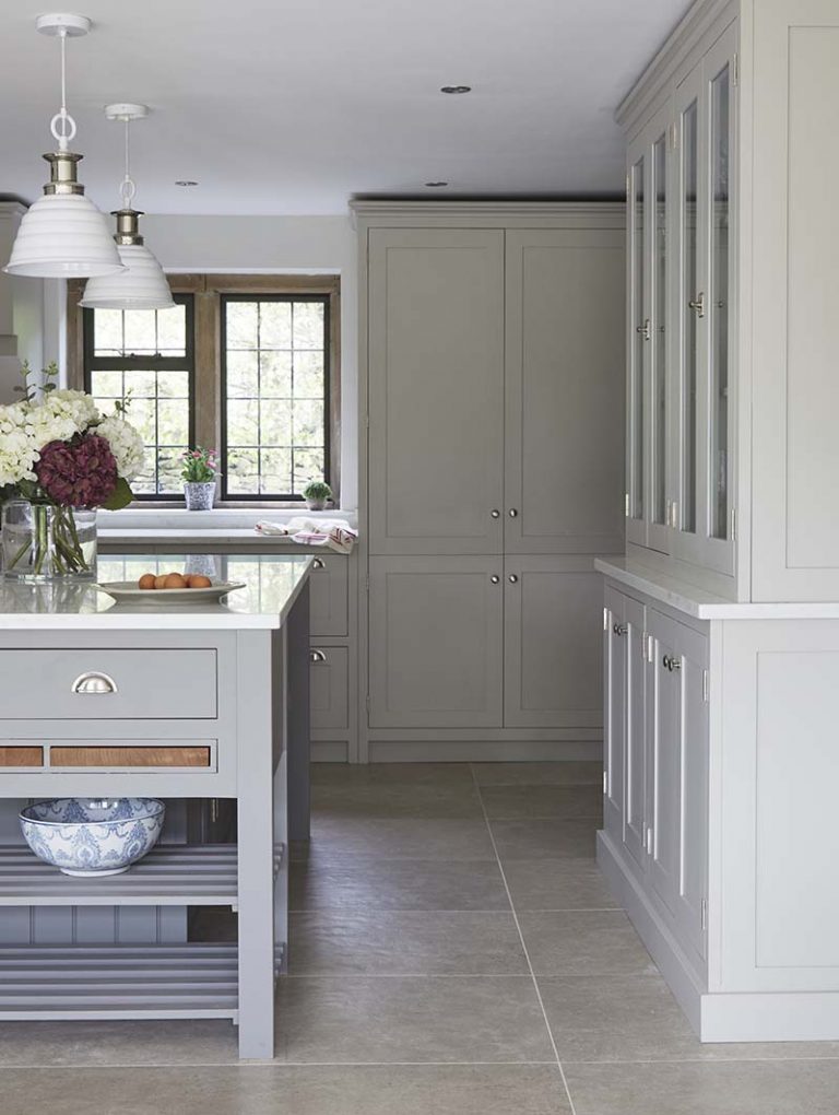 Grey kitchens are back and they're amazing