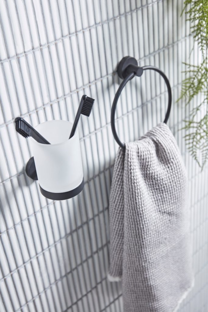 Black bathroom accessories: here's how to stay on-trend