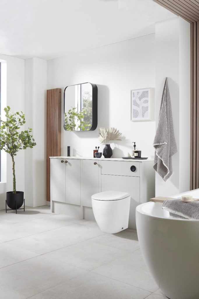 Black bathroom accessories: here's how to stay on-trend