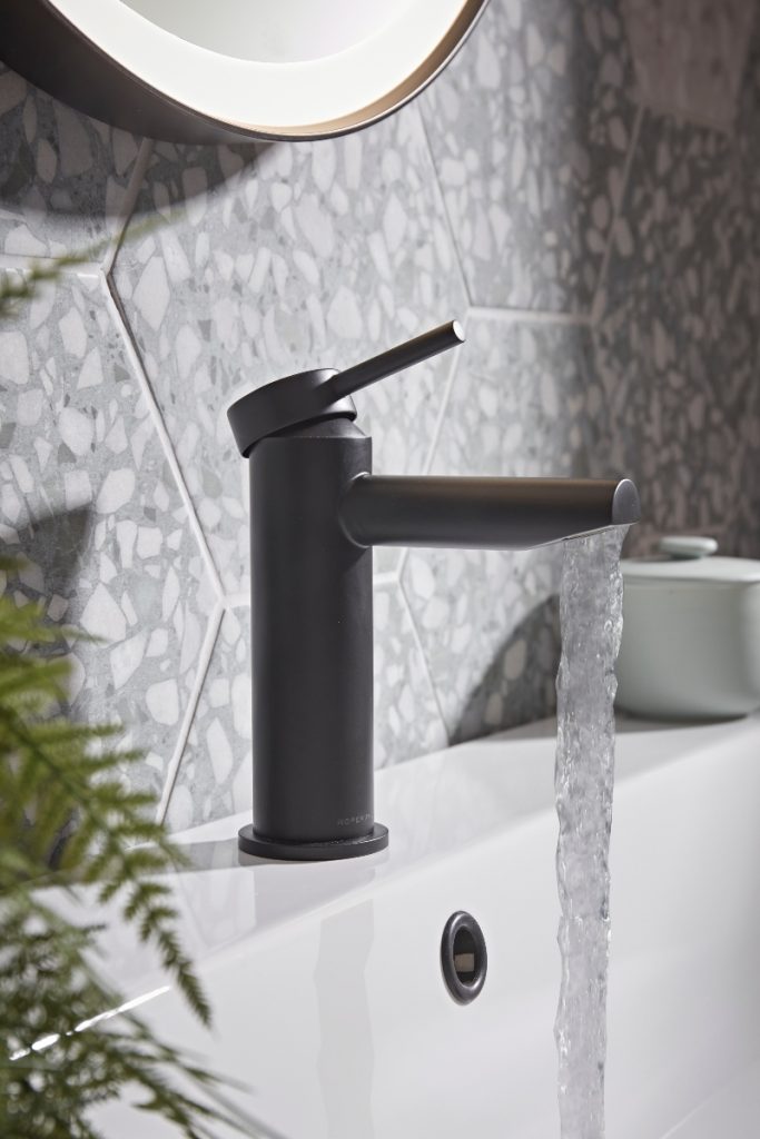 Black bathroom accessories: here's how to stay on-trend