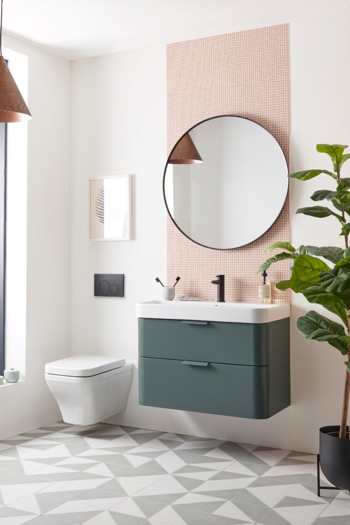 Black bathroom accessories: here's how to stay on-trend