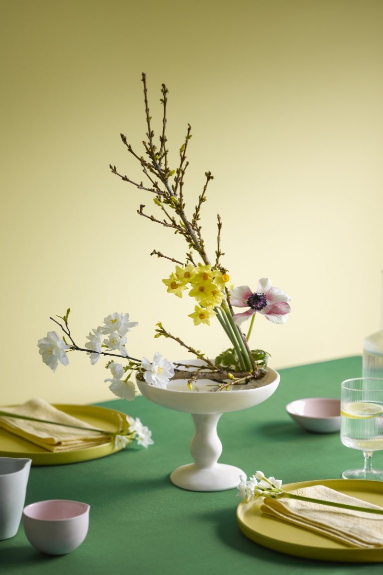 Yellow decorating ideas and green inspiration