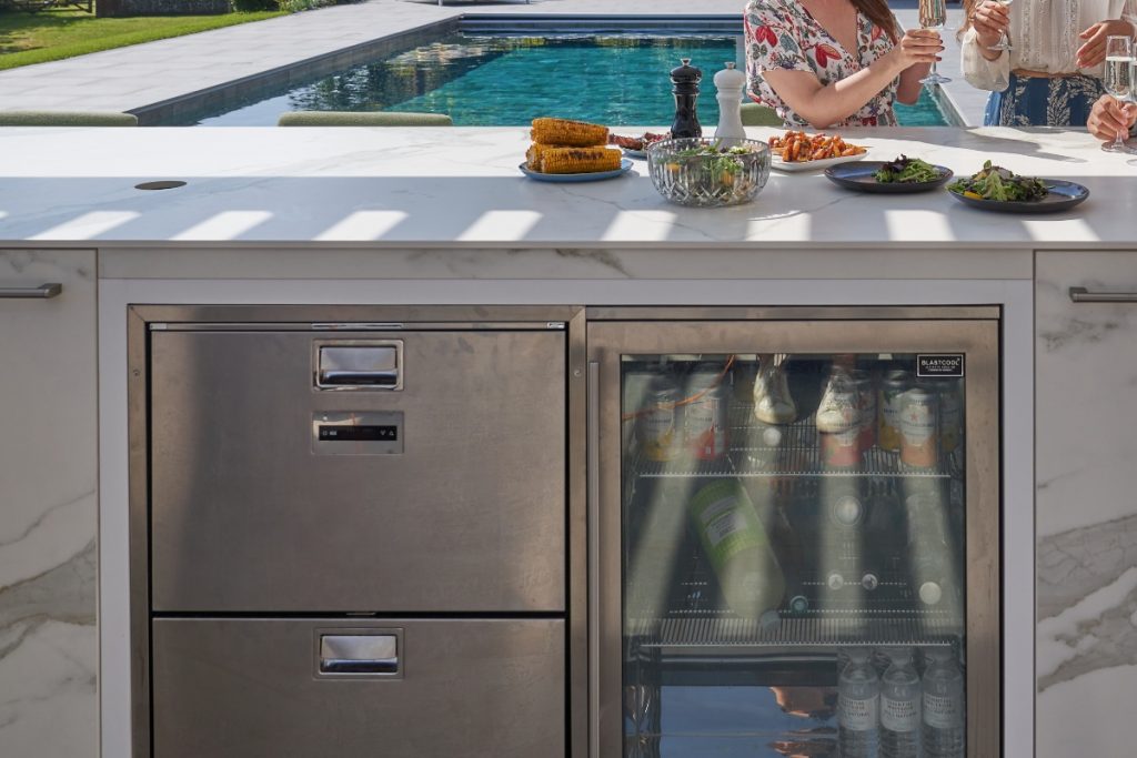 weatherproof outdoor kitchen