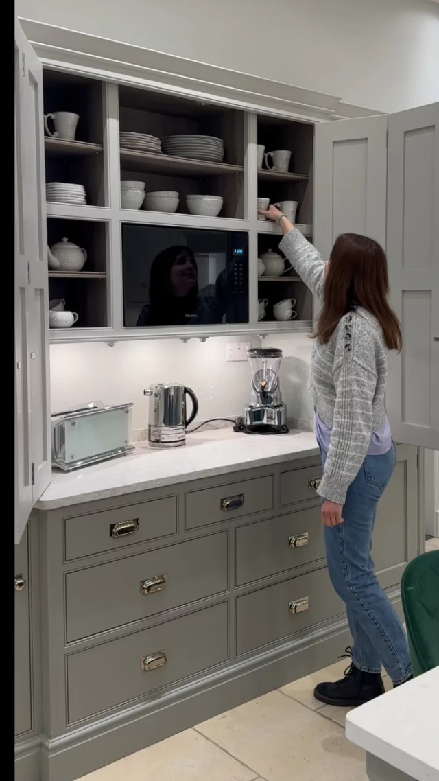 The breakfast cupboard is a must-have in any kitchen, and we totally get why! ✨
 
It’s the perfect hiding spot for your toaster, that kettle you always leave too long without a clean, and let’s not forget about the mugs – because your morning brew deserves its own VIP section!
 
Visit the link in our bio to find out more on how to design the perfect one for your space. 🔗

#kbbmag #breakfastcupboard #kitchendesign #kitchenrenovation #kitchenrenouk #kitchenidea