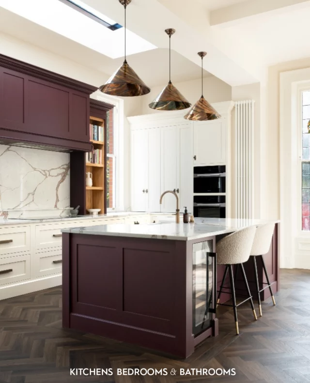 Happy May Day! 🌿 Today, we're bringing you some renovation inspo with this stunning 1850s property in Cheshire. When the previous owner stripped away many of the home’s original features, current homeowner Maxine set out to restore its character - reimagining a space that honours its heritage while embracing a contemporary edge.⁠
⁠
We love how modern minimalism meets ‘old-world’ finesse here - especially the crisp white-based palette contrasted with those moody purple accents. 🍇⁠
⁠
Tap the link in bio for the full tour! 🔗⁠
⁠
📷:⁠ @jamie_thomson_photography⁠
@toddjameswilmslow