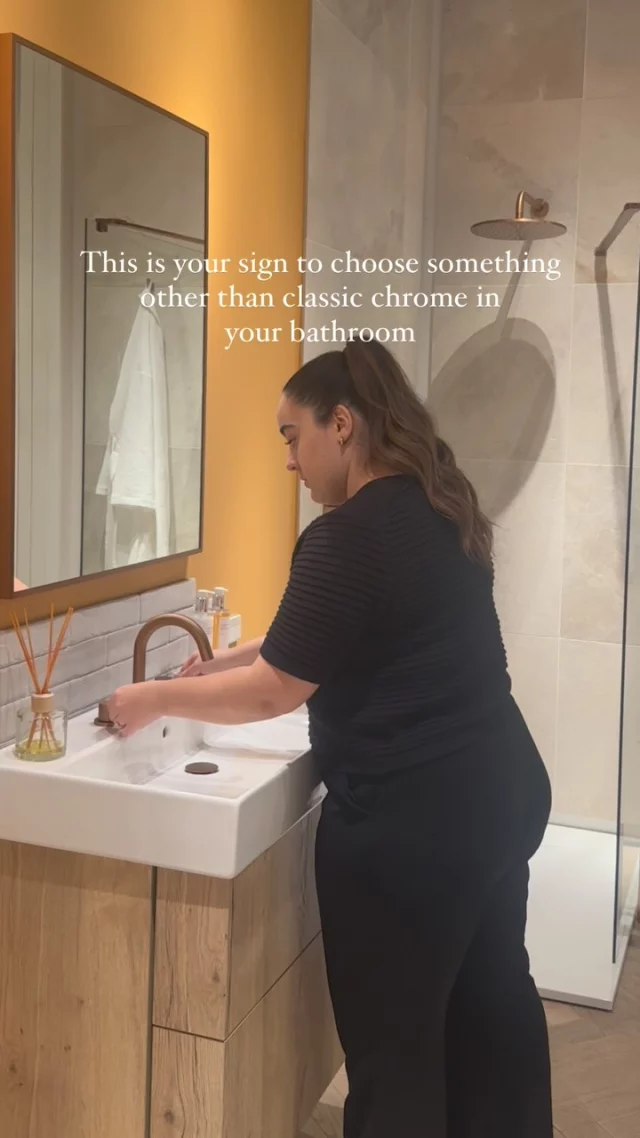It’s the little details that take a bathroom from basic to luxurious… ✨

Adding texture and colour can transform your entire space. Whether it’s a knurled basin tap, sleek handleless cabinets, or a bold pop of orange on the walls; every element works together to create a modern, fun, and ultra-stylish design. 

The possibilities are endless when you get creative with the details! 🧡