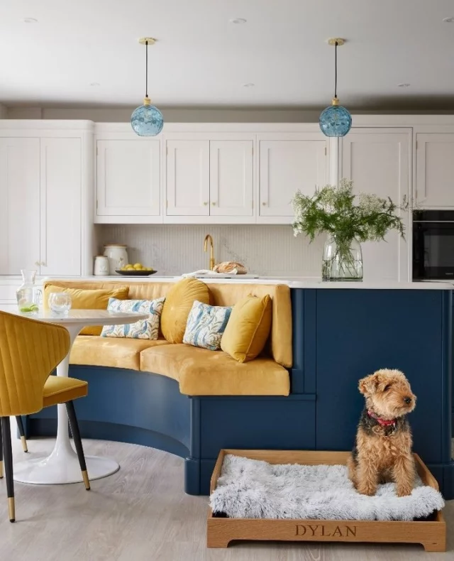 After 20+ years in a compact townhouse, Adam and Gail reimagined their new coastal home into a bright, open space made for hosting. 🏡⁠
⁠
By removing walls, swapping the kitchen and living room, and extending the side return, they created a seamless layout and our favourite part, the stunning curved island at its heart! ⁠
⁠
For the full tour, visit the link in bio. 🔗⁠
⁠
📷: @darrenchung74⁠
Design: @designinteriorsuk⁠
Cabinetry: @davonport_interiors⁠
⁠
#housetour #kitchentour #kitchenreno #kitchenrenovation #kitchendesign #kitchendesignideas #kitcheninspo #kitcheninspiration