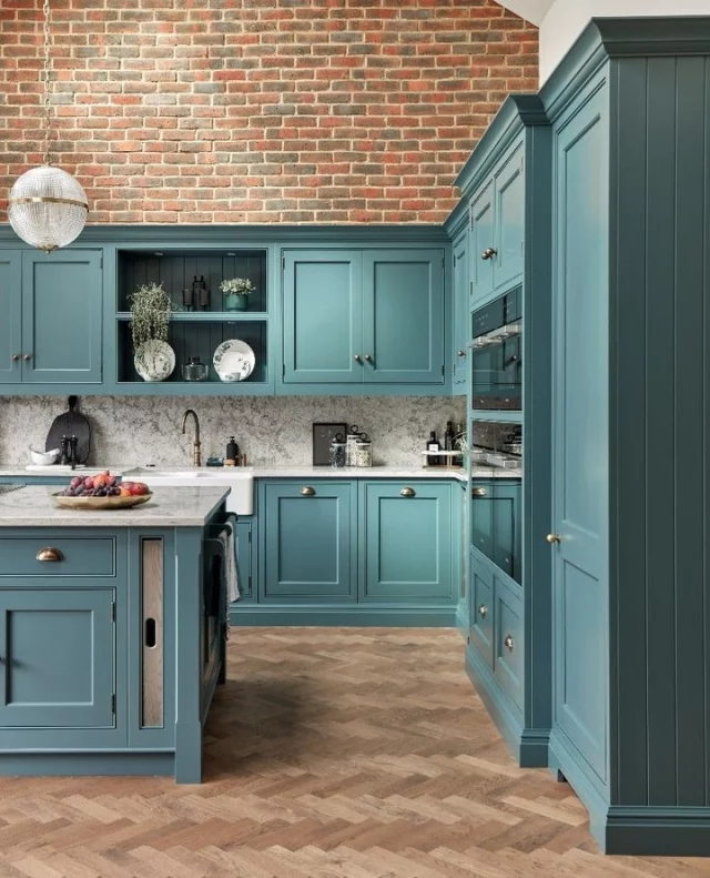What is a Shaker-style kitchen? 🏡⁠ Loved for its warmth, character and timeless appeal, the Shaker kitchen is as at home in a modern loft as it is in a cosy country cottage.⁠
⁠
It all comes down to the cabinetry: doors featuring thick frames around their central panels, occasionally accessorised with beading, or other ornate detailing such as panelling, grooves, cornicing or mantels. The look is rooted in tradition, but feels just as fresh in contemporary spaces!⁠
⁠
Curious to learn more? Tap the link in bio. 🔗⁠
⁠
📷:⁠
1. @tomhowleykitchens⁠
2. @harveyjoneskitchens⁠
3. @themaincompany⁠
4. @lochanna_kitchens⁠
5. ⁠@armacmartin⁠
6. ⁠@caesarstone_uk / @katefeatherkitchendesign / @susiecleggstylist / Kate Davies⁠
7. ⁠@quornstoneofficial⁠
8. @oliveandbarr